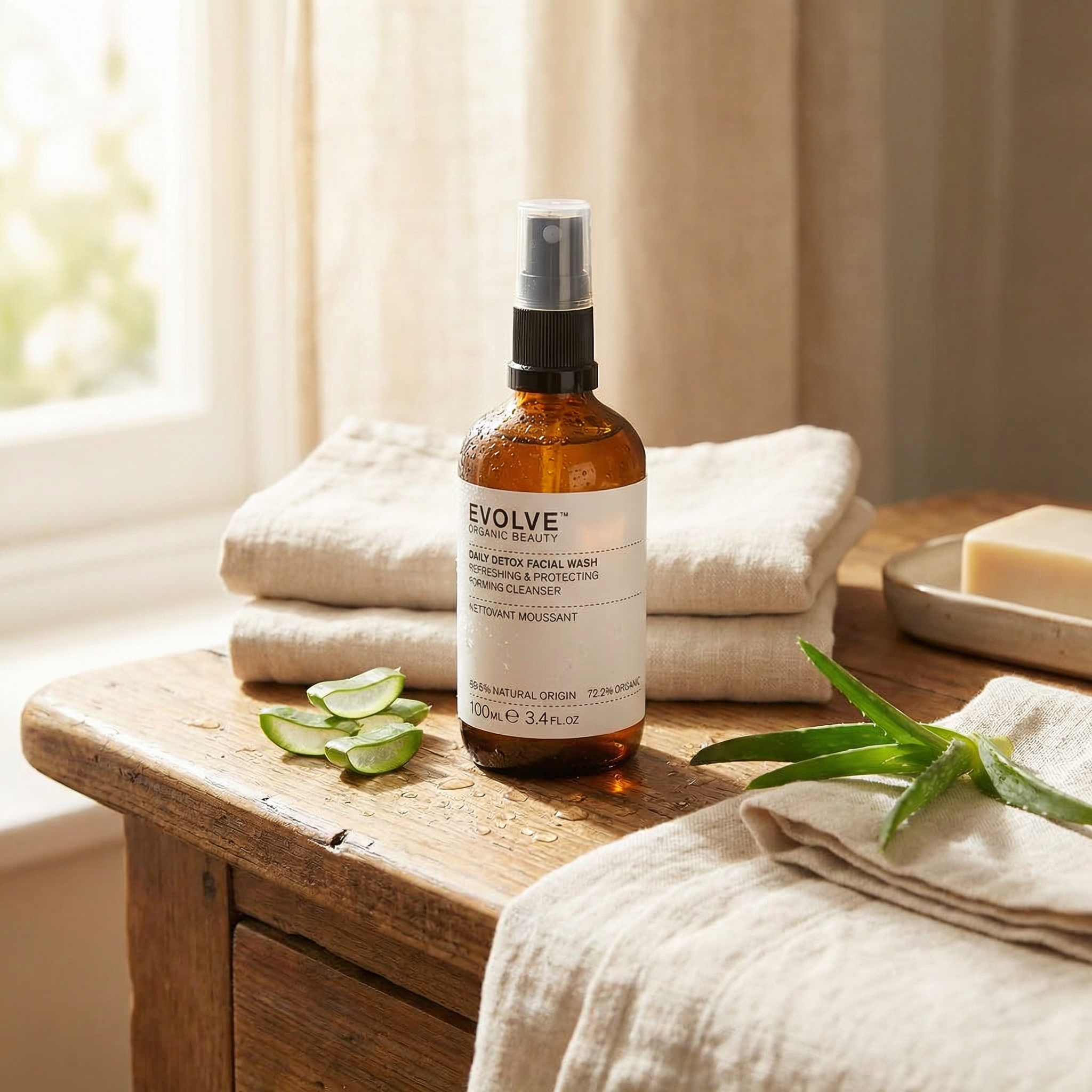 Daily Detox Facial Wash with Aloe Vera and Moringa Peptides