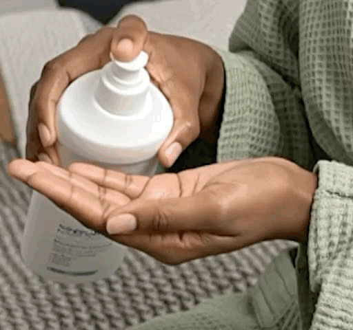 E45 Moisturising Cream 500g - Emollient Lotion for Dry, Itchy & Sensitive Skin - Soothing Eczema Relief Cream - Non-Greasy, Fast Absorbing, Dermatologically Tested Formula